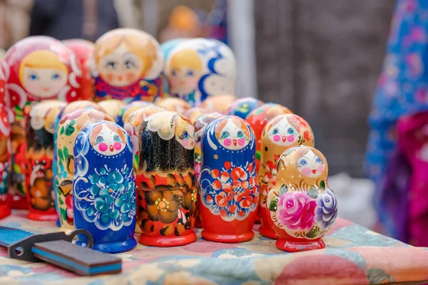 Different Traditional Wooden Russian Dolls Matryoshka Flea Market Souvenir Dolls — Foto Stock