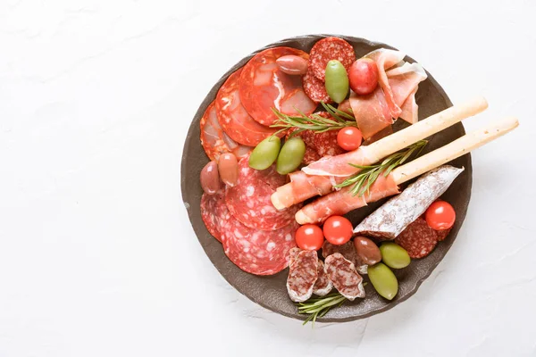 Sortimento Diferentes Lanches Carne Prato Charcutaria Com Diferentes Tipos Salsichas — Fotografia de Stock