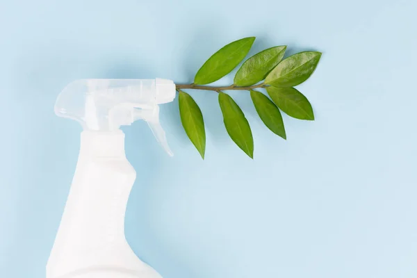 Spray Bottle Natural Homemade Household Cleaner Air Freshener Light Blue — стоковое фото
