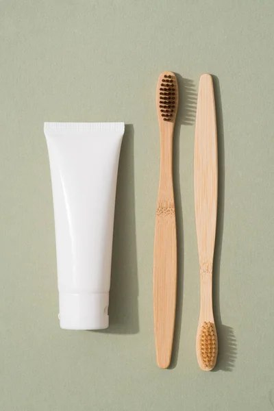 Vertical Image Wooden Bamboo Toothbrush Tube Organic Mineral Toothpaste Green — Stock Photo, Image