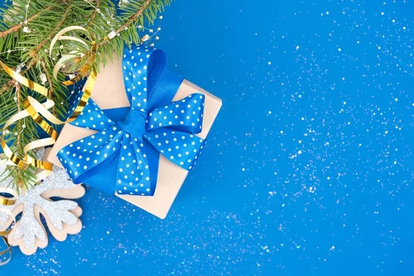 Top View Christmas Present Box Blue Ribbon Bow Blue Backgrounds — Fotografia de Stock