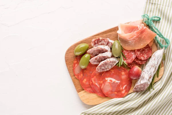 Variety Meat Snacks Charcuterie Plate Different Types Sausages Salami Bresaola — Fotografia de Stock