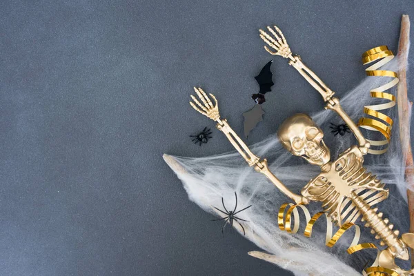 Creepy Funny Halloween Composition White Cobweb Spiders Bats Golden Skeleton — Stockfoto
