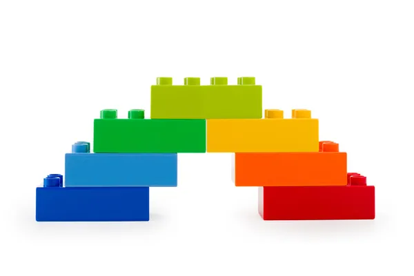 Eine regenbogenfarbene Lego-Treppe — Stockfoto