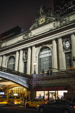 New York Şehri Grand Central Terminaline giden taksi trafiği