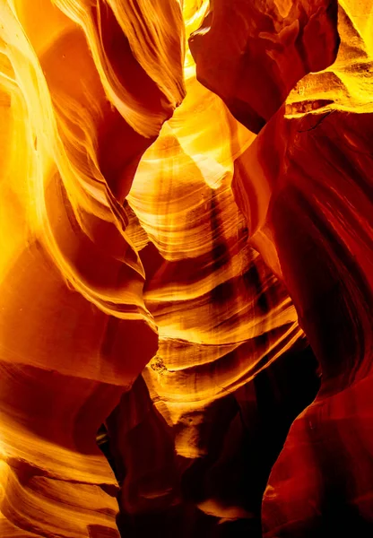 Antelope Canyon Antelope, in America. Yellow light in the cave. — Stock Photo, Image