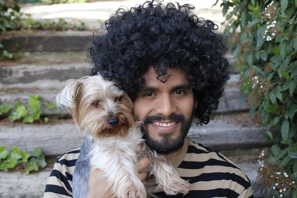 Close Portrait Handsome Young Man Afro Haircut Holding Cute Dog — ストック写真