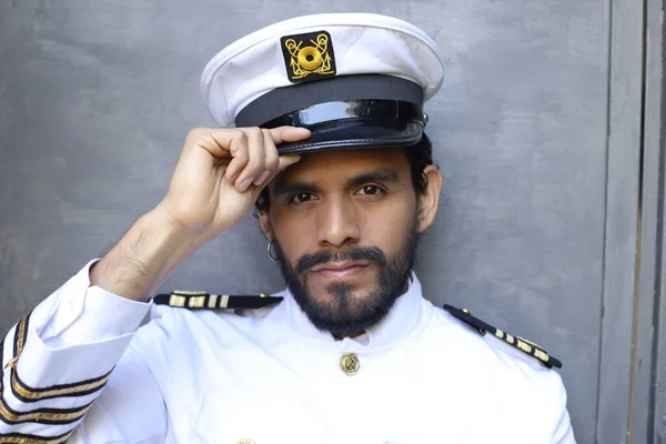 Denizci Üniformalı Yakışıklı Genç Adamın Yakın Plan Portresi — Stok fotoğraf