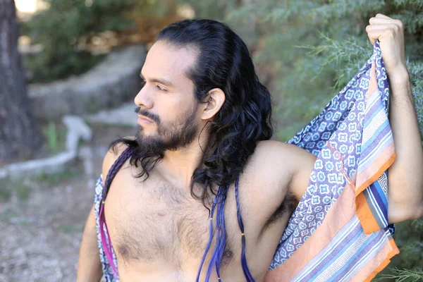 Primer Plano Retrato Guapo Sin Camisa Joven Con Camisa Colores — Foto de Stock