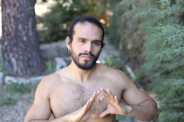 Close Portrait Handsome Shirtless Young Man Making Heart Shaped Gesture — ストック写真