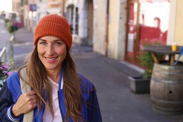 Retrato Mulher Bonita Rua Cidade — Fotografia de Stock