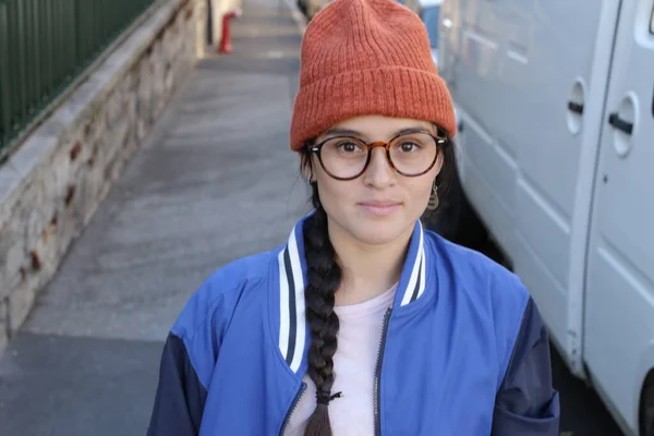 Retrato Mulher Bonita Rua Cidade — Fotografia de Stock