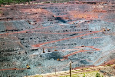 Mikhailovsky madencilik ve işleme tesisinde demir cevheri çıkarma