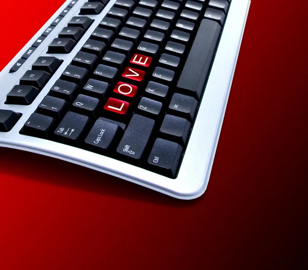 Tecla de amor rojo en el teclado — Foto de Stock