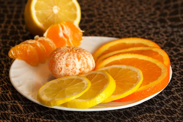 Orangen, Mandarine und Zitrone — Stockfoto