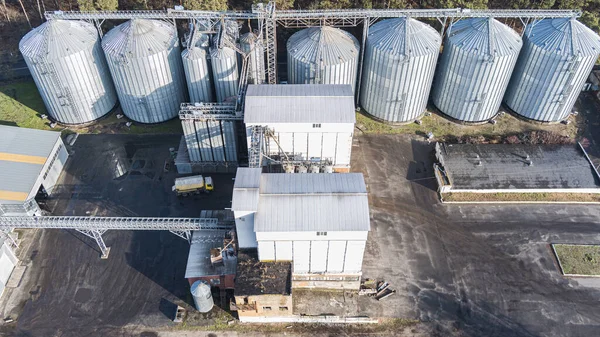 Silver Silos Agro Manufacturing Plant Processing Drying Cleaning Storage Agricultural — Stock Photo, Image