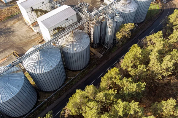 Silos Plata Planta Fabricación Agrícola Para Procesamiento Secado Limpieza Almacenamiento —  Fotos de Stock