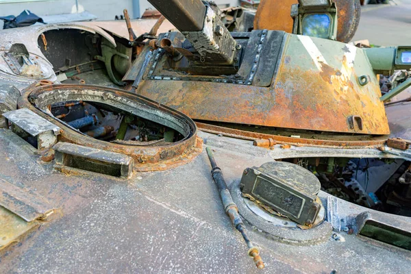 Rusland Vernietigde Militaire Uitrusting Oorlog Met Oekraïne Gebroken Tanks Gevechtsvoertuigen — Stockfoto