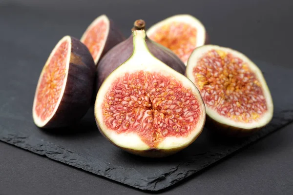 Figs Cut Pieces Black Background Close — Stock Photo, Image