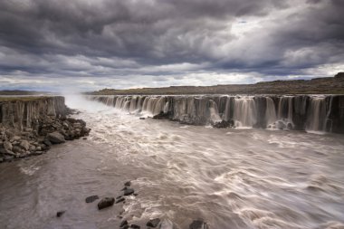Selfoss şelale.