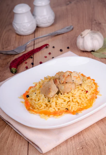 pilav et ve kırmızı biber biber