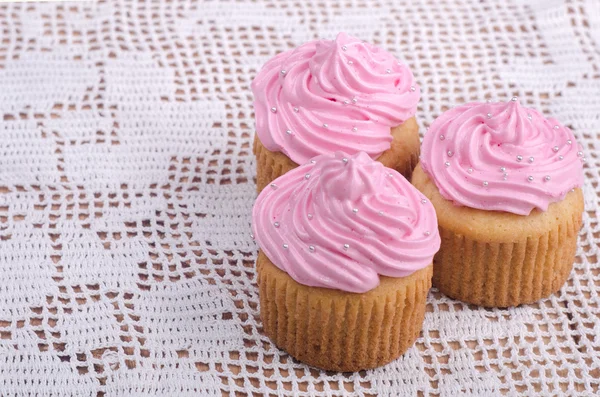 Cupcakes with pink cream — Stock Photo, Image