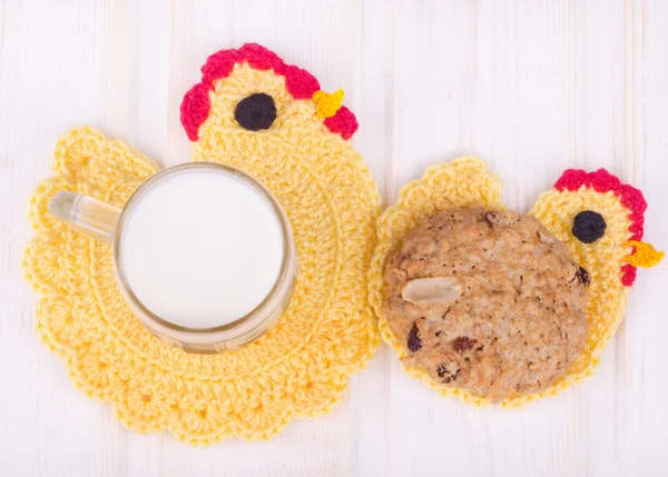 ev yapımı yulaflı kurabiye fındık ve kuru üzüm ve eğlence ile