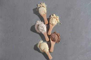 Alternatif un çeşitleri, glütensiz. Badem unu, hindistan cevizi, yulaf ezmesi, karabuğday, pirinç. Boşluğu kopyala