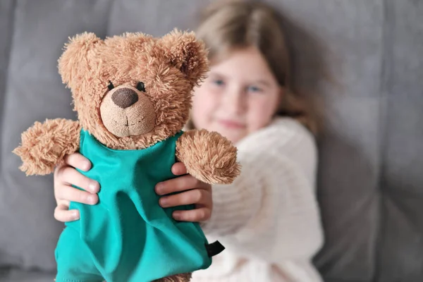 Little Girl Holding Her Toy Best Friend Teddy Bear Showing — Stock Photo, Image