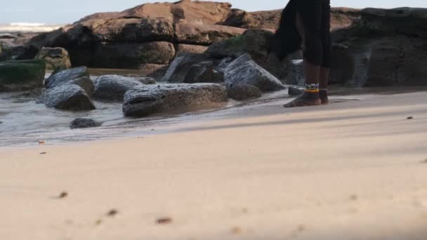 African Woman Walking Beach Sunset Tropical Part Takoradi Ghana West — Stock Video