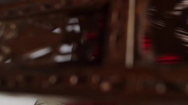 Tayland masajı. Genç bir kız Tayland 'da masaj yaptırıyor..