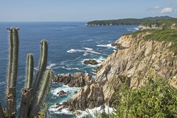 Costa pitoresca do Oceano Pacífico mexicano — Fotografia de Stock