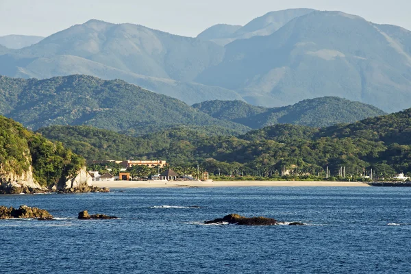 Pláže v zátokách huatulco — Stock fotografie