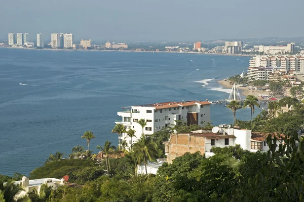 Пуэрто-Вальярта с заливом Бандерас — стоковое фото