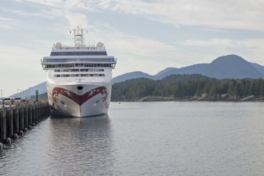  Alaska'da demirledi cruiseship