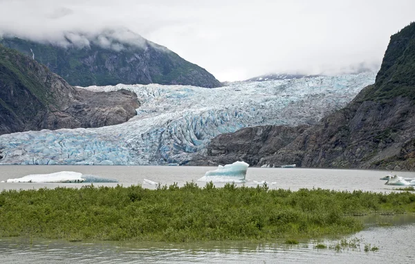 Mendenhall glacier w południowo-wschodniej Alasce — Zdjęcie stockowe