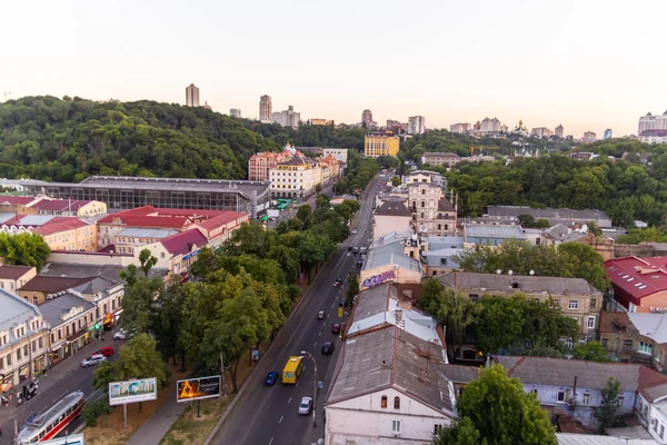 乌克兰 2015年7月4日 天空全景中央和历史部分 普迪尔市地区 日落期间有住宅建筑 革命前的建筑物 — 图库照片