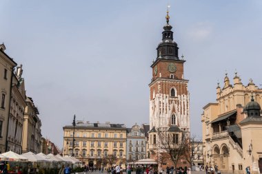 Polonya, Krakow 30 Mart 2022 Wawel Tepesi, Wawel Kraliyet Kalesi, merkez, gezi, ilgi odağı