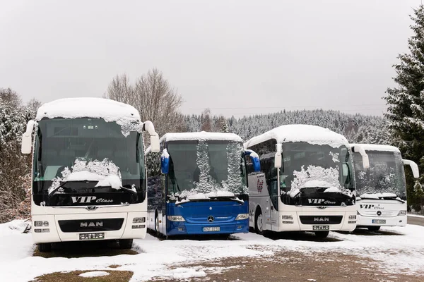 Lengyelország Krakkó 2022 Április Négy Nagy Turistabusz Télen — Stock Fotó