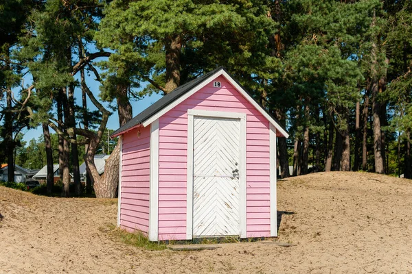 Pequenas Casas Pequenas Aconchegantes Multicoloridas Madeira Uma Praia Suécia Dia — Fotografia de Stock