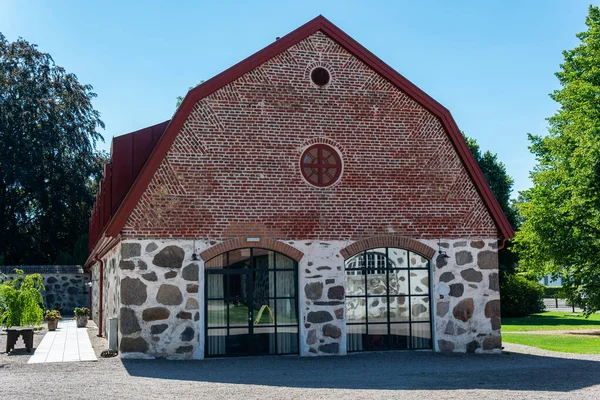 Krásná Neobvyklá Starobylá Zrekonstruovaná Budova Kamenů Švédsku Wanas — Stock fotografie