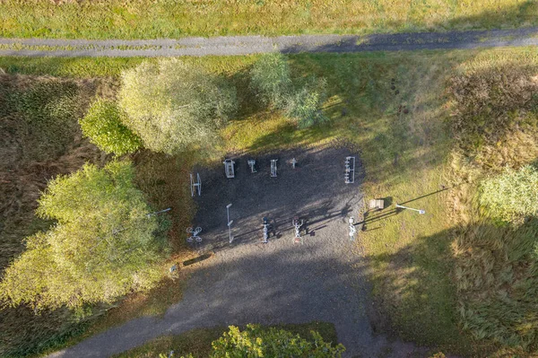 Zicht Vanuit Lucht Outdoor Fitnesstoestellen Europese Fitnessruimte Een Dorp Straattraining — Stockfoto