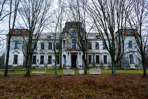 Una Vieja Mansión Abandonada Viejo Castillo Deshabitado Abandonado — Foto de Stock