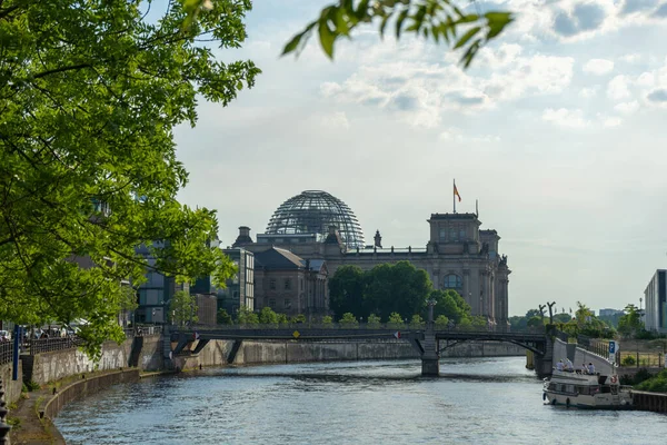 Berlin Germany 2022 View Reichstag Berlin Marschall Bridge Which Spans — Stockfoto