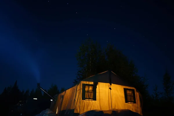 Large Expedition Tent Protruding Chimney Furnace Night Starry Sky — Zdjęcie stockowe