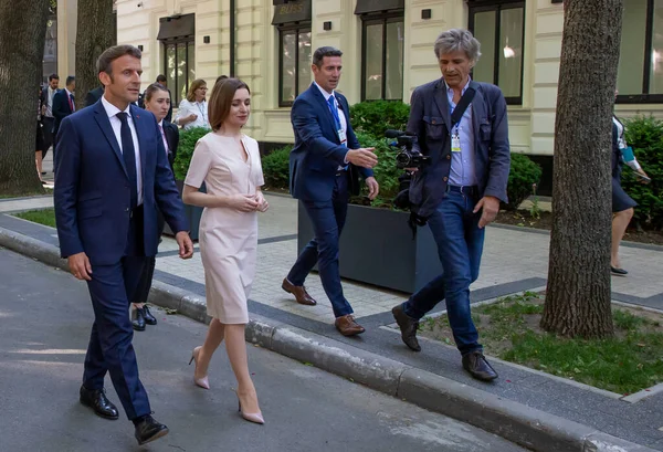 Chisinau, Moldova - 15 Haziran 2022: Fransa Cumhurbaşkanı Emmanuel Macron, Macron 'un Chisinau' daki resmi ziyareti kapsamında ortak basın toplantısı düzenledi.