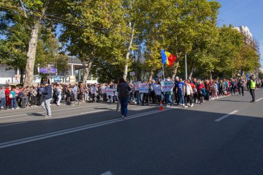 Chisinau, Moldova - 25 Eylül 2022: Chisinau 'da hükümet karşıtı miting. Chisinau 'daki 