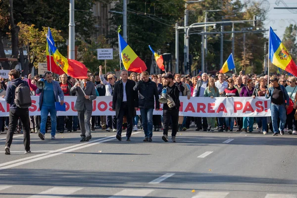 Chisinau, Moldova - 25 Eylül 2022: Chisinau 'da hükümet karşıtı miting. Chisinau 'daki 