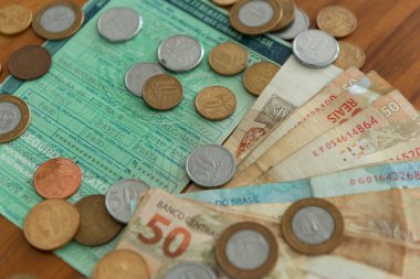 Bauru, Brezilya: 16, Ocak 2022. IPVA, motorlu taşıtların vergisi. Ehliyet belgesinin ödenmesi, arabanın Brezilya 'dan geçişine, IPVA yakınlarındaki para, bozuk para ve cep telefonlarına izin veriyor.