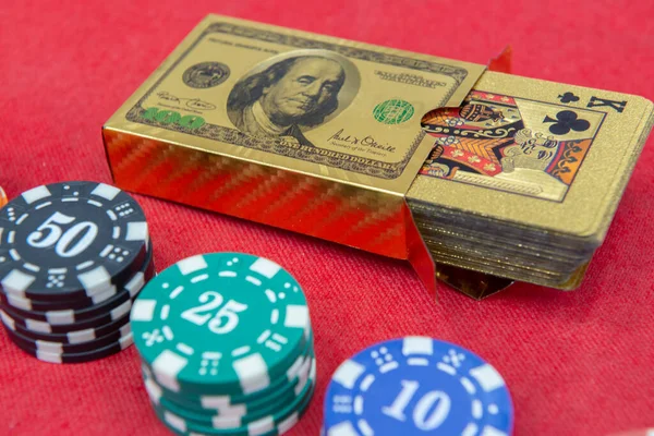 Top View Golden 100 Dollar Playing Cards Next Stacks Chips — Stock Photo, Image